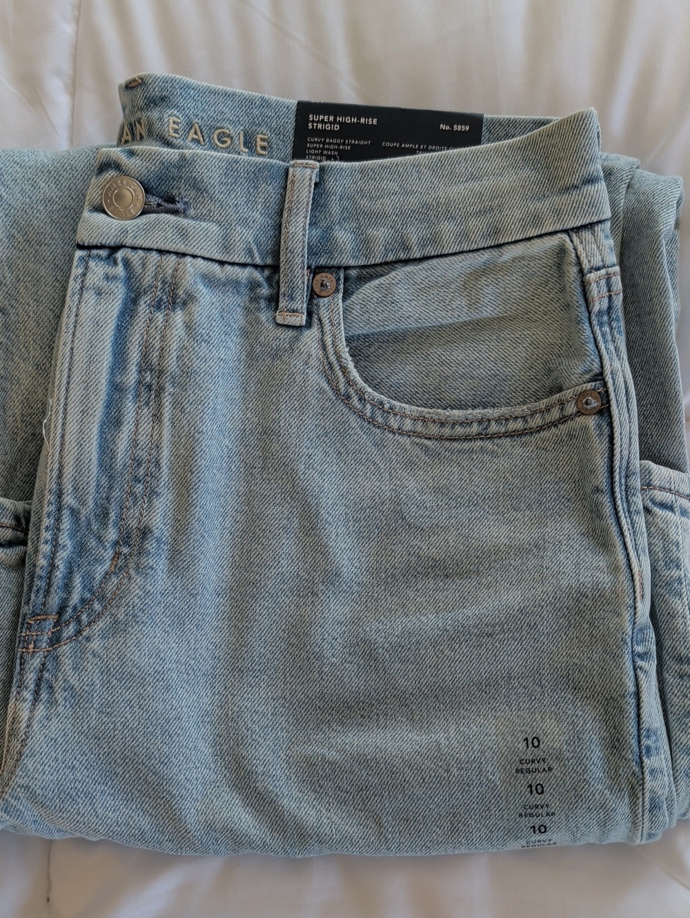 American Eagle Outfitters Light Wash High-Rise Women’s Jeans - Super High-Rise